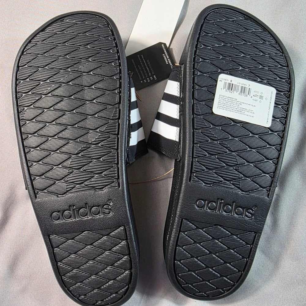 Adidas Adilette Comfort Slides Men 6 / Women 7 Black White Sandals JS4313 NEW